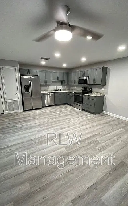 216 E Alfred St #224