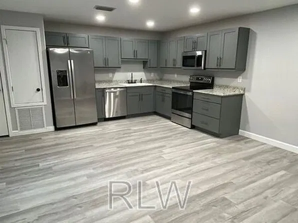 216 E Alfred St, Tavares, FL