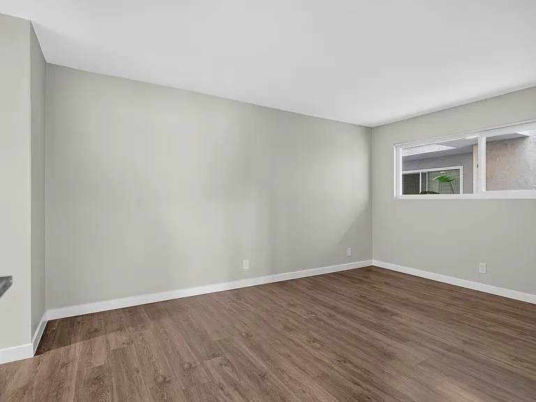 425 Coronado Ave — Photo 29