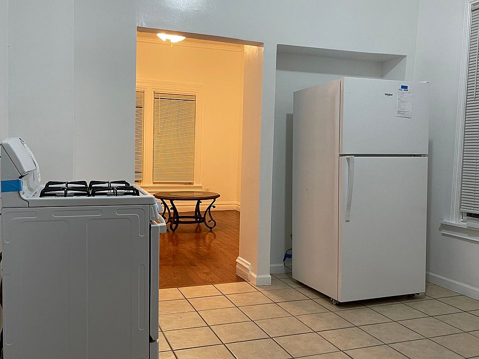 1st image of 1221 S 51st Ct #2