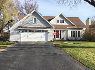 2001 Inglewood Rd, Holland, OH 43528