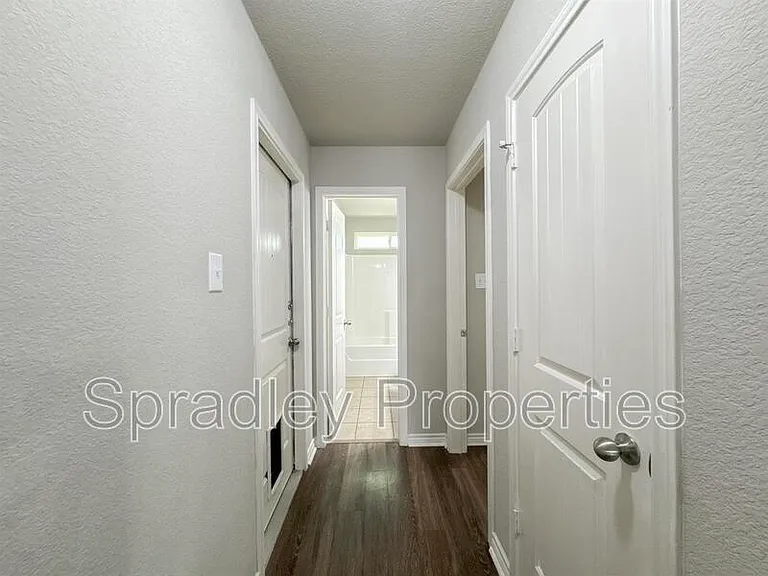 413 Bashaw Loop — Photo 12