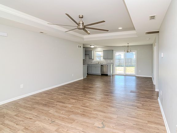 4th image of 9 Lynn Dr