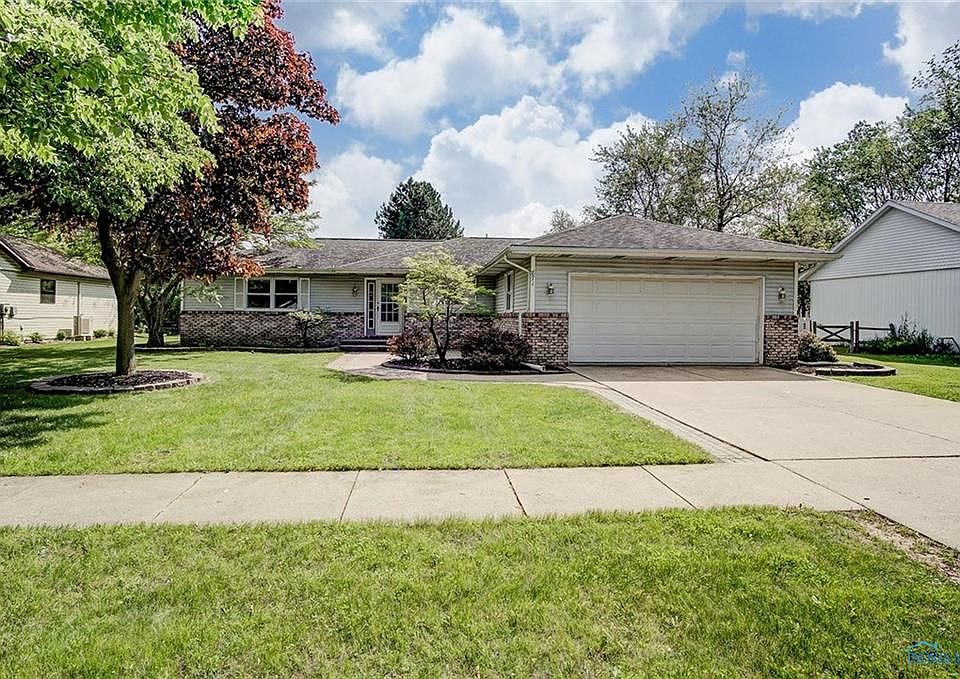 1st image of 871 Champagne Ave