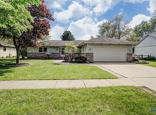 871 Champagne Ave, Bowling Green, OH 43402