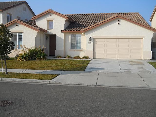 1st image of 2201 Wise Oak Ln