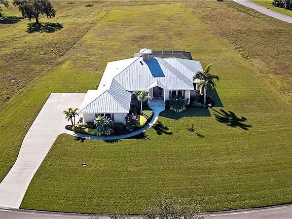 2nd image of 4550 Castalia Ct