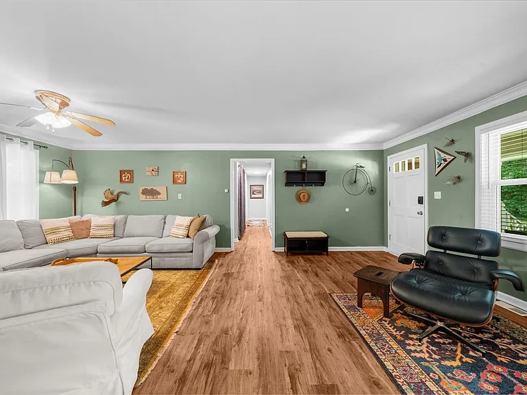 852 Benson Hurst Dr SW — Photo 37