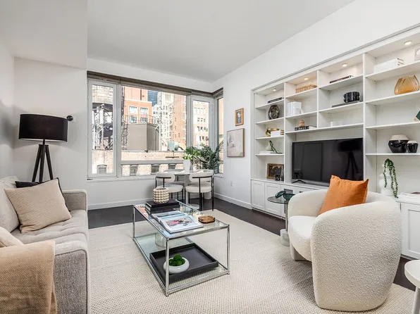 261 W 28th St APT 8F, New York, NY 10001