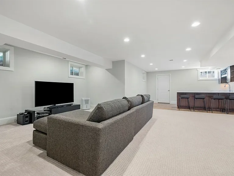 12 Pelham Rd — Photo 27