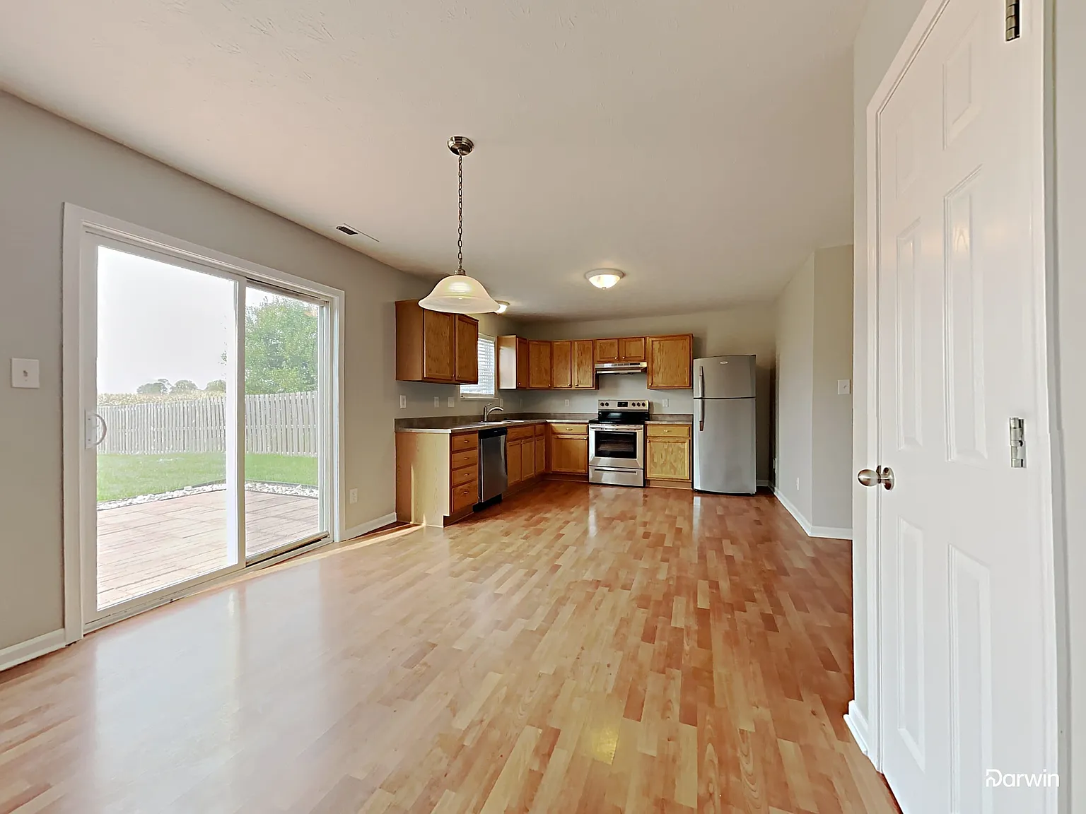 4 bed, 2.5 bath, 2390 sqft, $2,525 — Photo 2