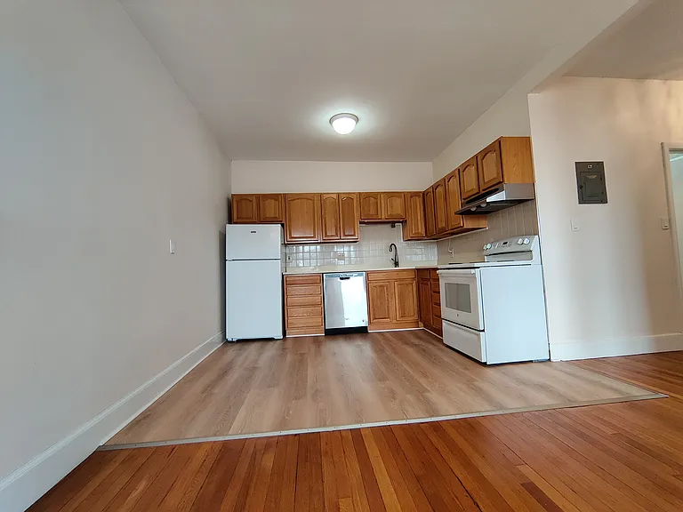168 Winthrop Rd #2 — Photo 7