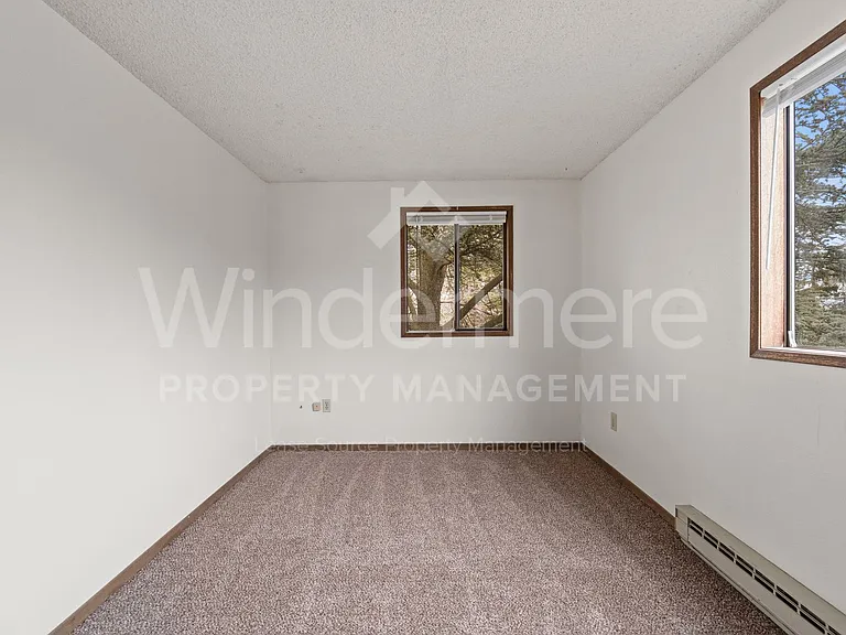 2702 E 31st Ave — Photo 18