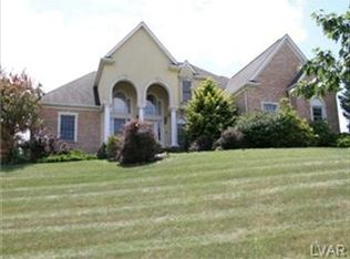 1648 Briarwood Cir, Bethlehem, PA 18015