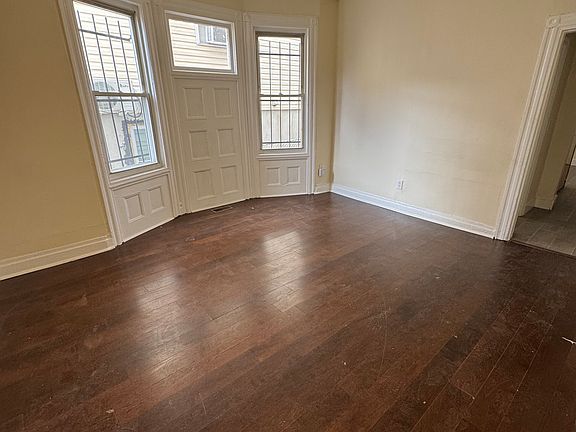 5th image of 133 Seymour Ave #2