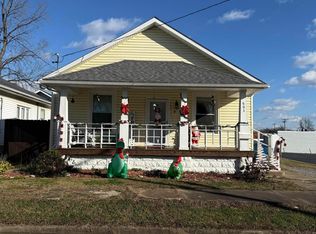 605 Follis Ave, Johnston City, IL 62951