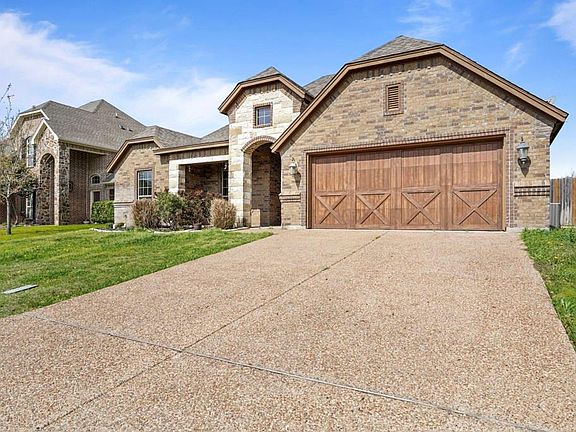 2nd image of 286 Spyglass Dr
