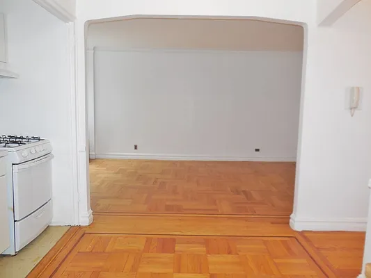 Rented by Luxor Homes & Investment Realty | media 7