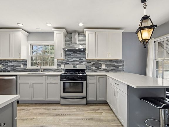 5th image of 21 Readington Rd