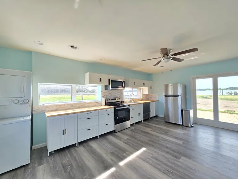 22931 Steele Dr — Photo 4