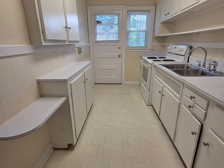 7420 Hampton Blvd — Photo 5