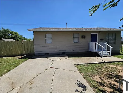 3 bed, 874 sqft, $995 — Photo 2