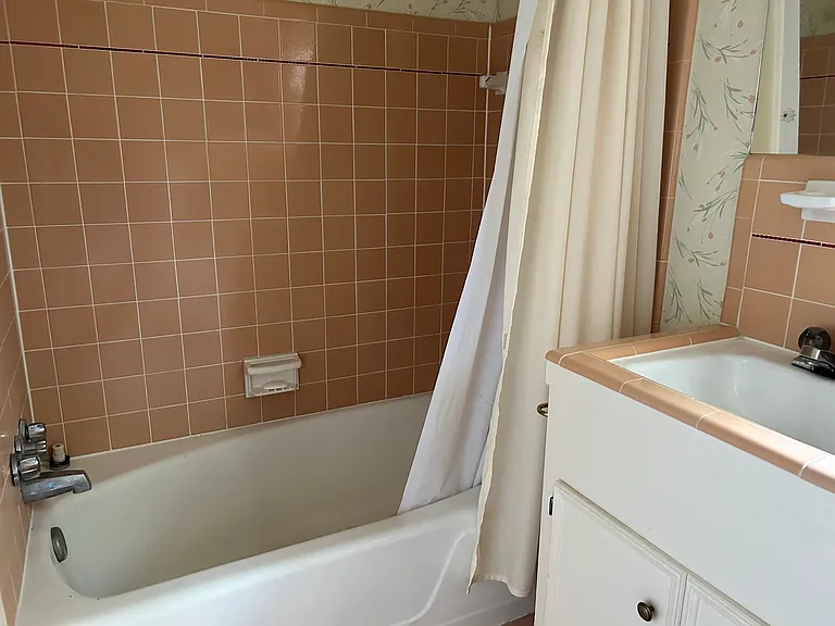 7214 Sharpview Dr — Photo 14
