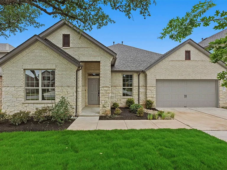 182 Palmillas Dr — Photo 1