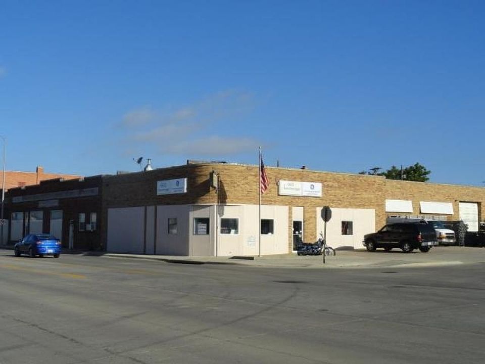 2nd image of 401 W B St