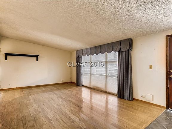 5th image of 1615 N Tonopah Dr