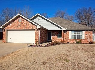 68 W Northaven St, Farmington, AR 72730