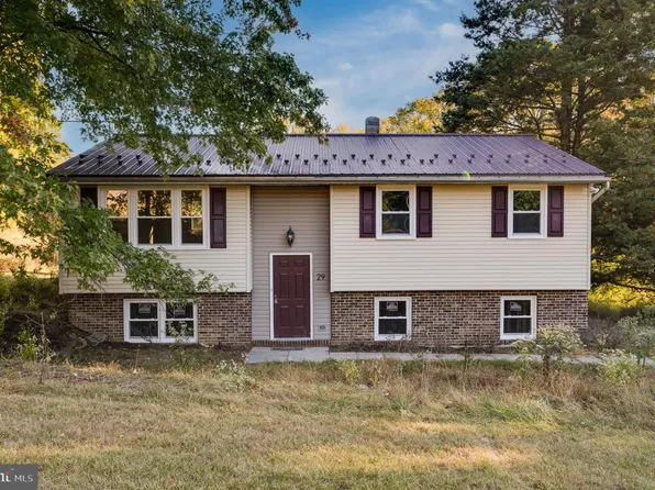 29 Wolters Ln, Reading, PA 19606