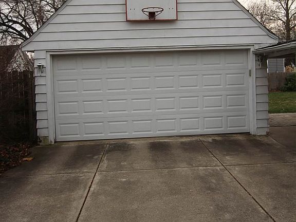 4th image of 1113 Elmwood Ave