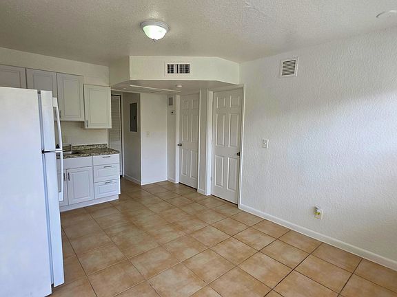 3rd image of 714 Latona Ave #5