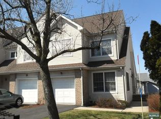 501 Grand Ridge Dr, Ridgefield, NJ 07657