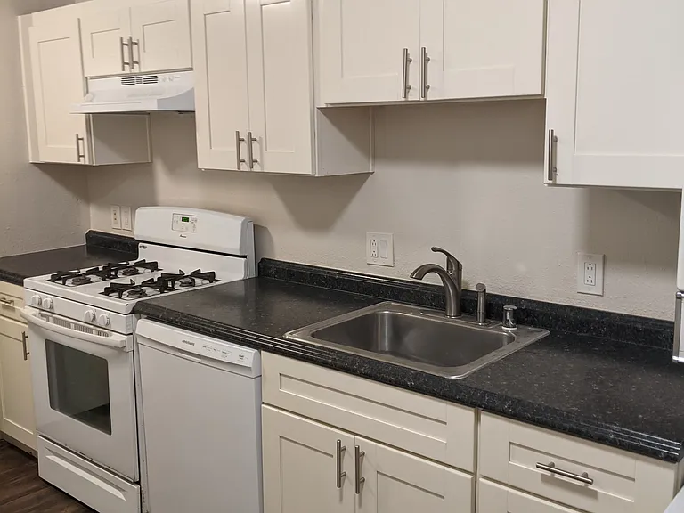 Almaden Park Apartments — Photo 9