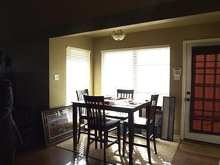 4th image of 713 Kelly St