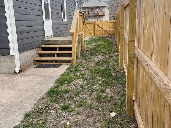 2nd image of 1321 Colorado St