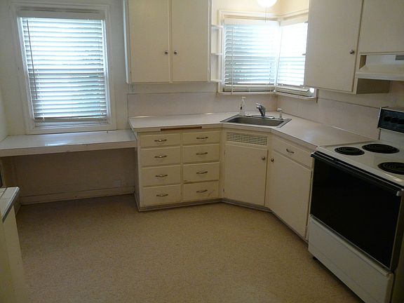 Kitchen in main unit