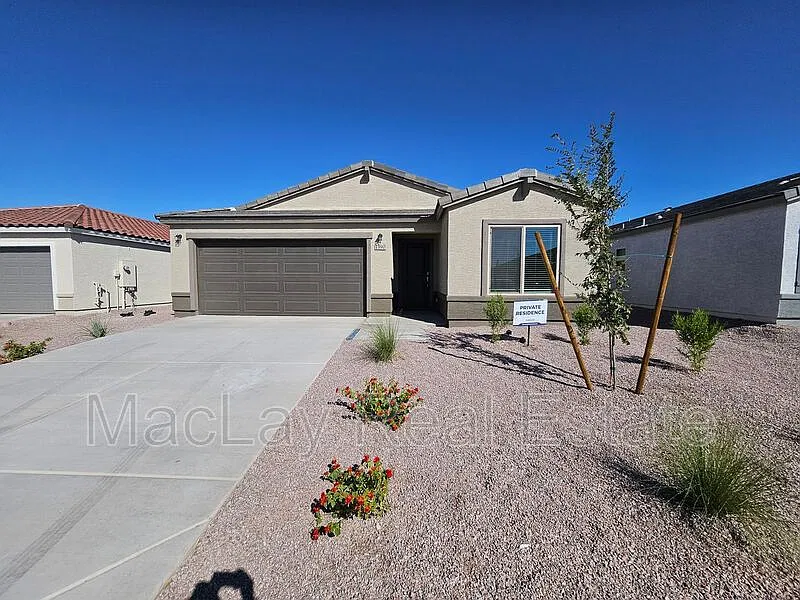 4 bed, 3.0 bath, 1953 sqft, $1,795 — Photo 1