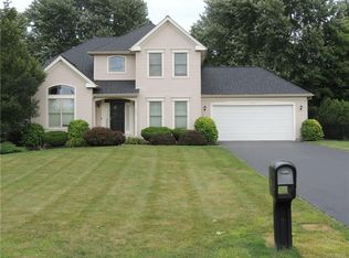 5005 Red Tail Run, Williamsville, NY 14221