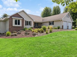 1041 Adam Dr, Hudson, WI 54016