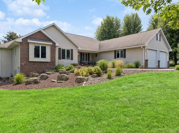 1041 Adam Dr, Hudson, WI 54016