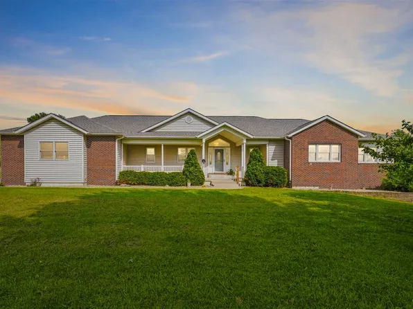 1268 Falcon Ave NW, Swisher, IA 52338