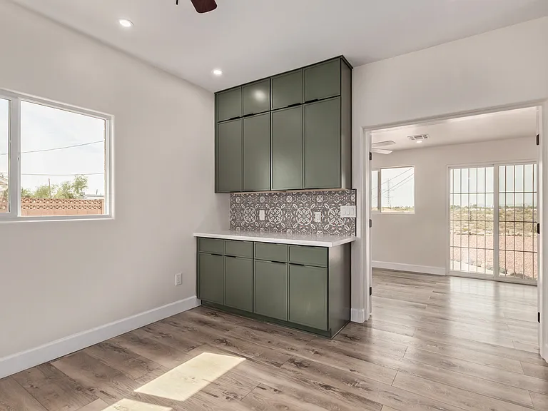 11437 W Lakeshore Dr — Photo 6