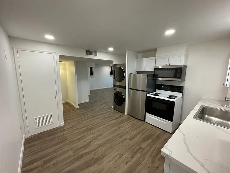 618 E Clarendon Ave #B — Photo 7