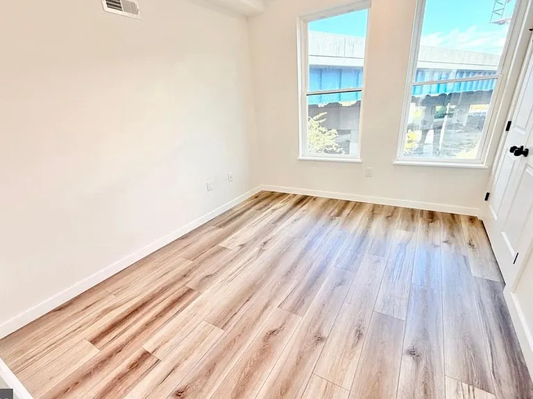 3221 Latona St — Photo 5