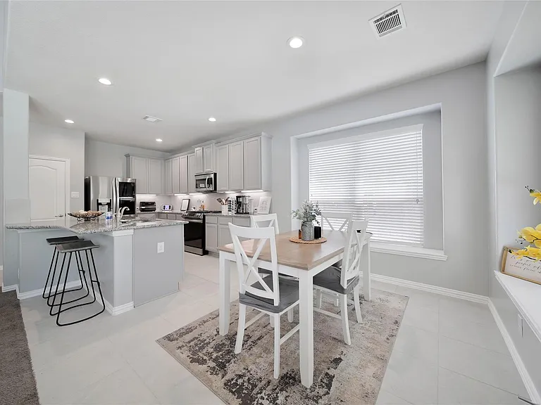 26028 Hasting Ridge Ln — Photo 18
