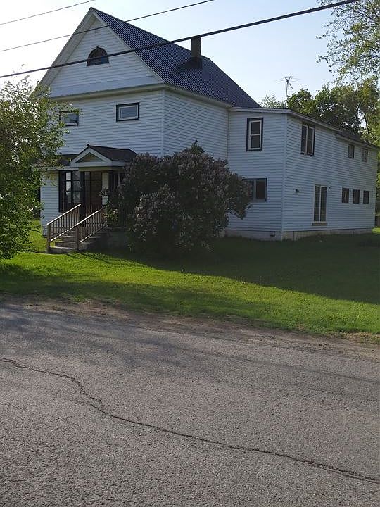 1st image of 1073 Sand St
