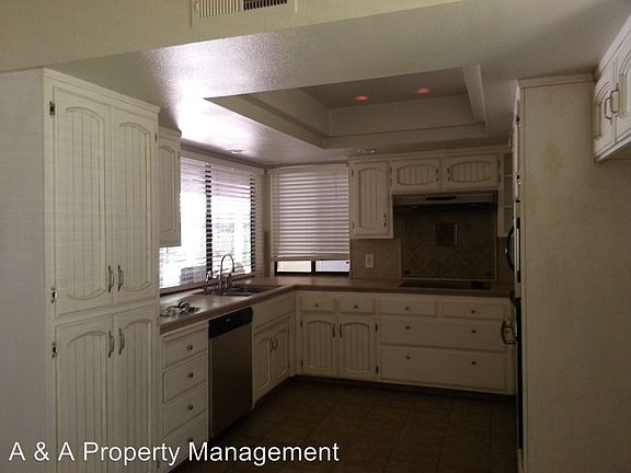 4th image of 274 E Everglade Ave